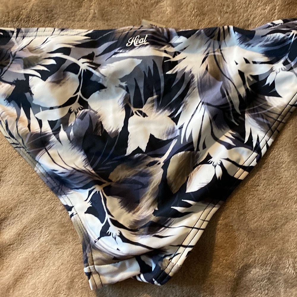 Bikini😘 - Picture 7 of 7